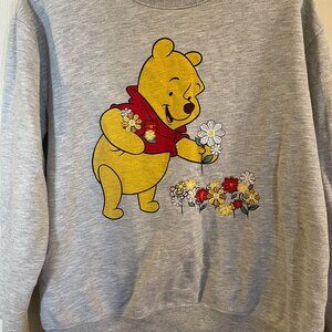 Disney Winnie-the-Pooh Embroidered Gray Sweatshirt | Women’s Large